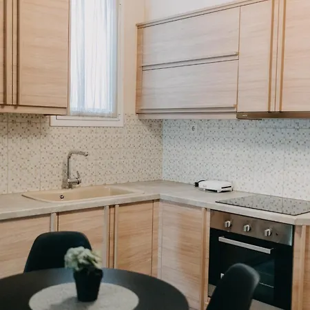 House, Deck Aprtm., Old Port Of * פאטרה