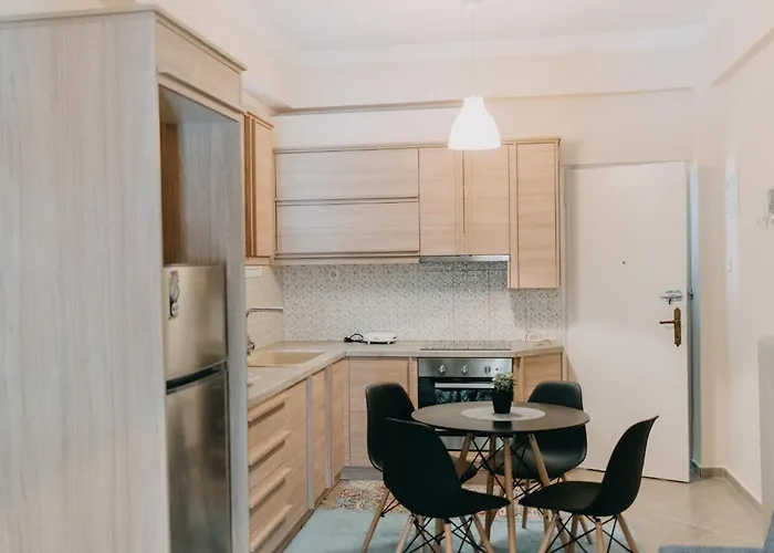 House, Deck Aprtm., Old Port Of