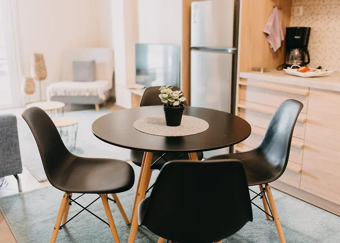 House, Deck Aprtm., Old Port Of * Patras