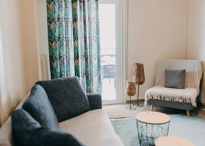 House, Deck Aprtm., Old Port Of