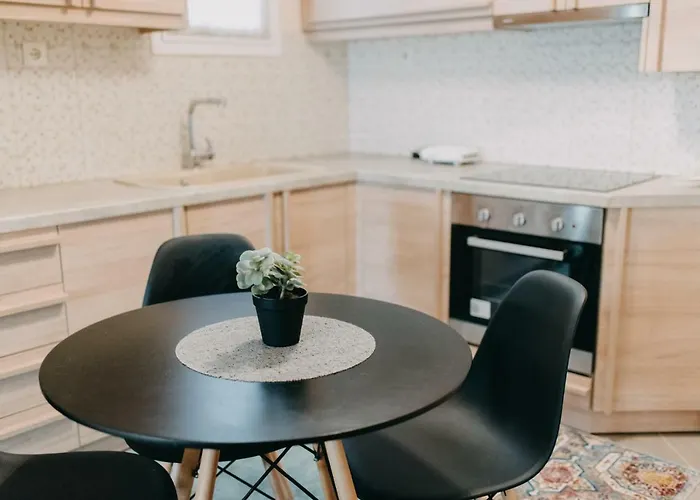 House, Deck Aprtm., Old Port Of * Patras