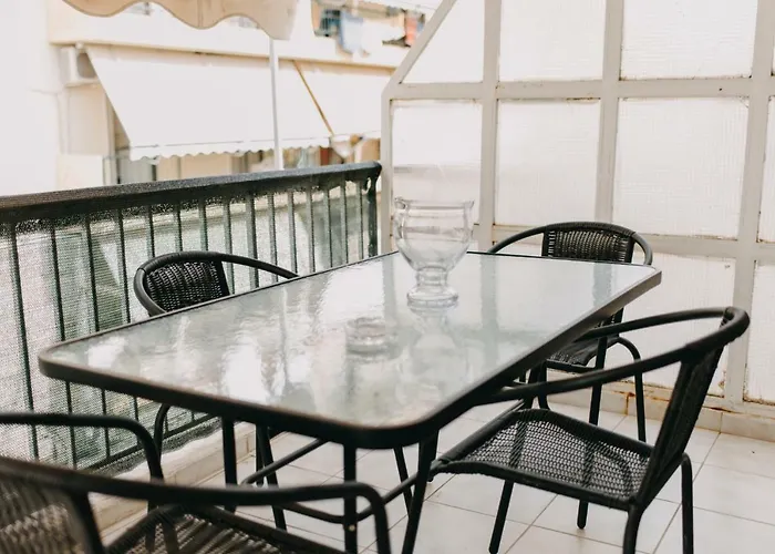 House, Deck Aprtm., Old Port Of * 帕特雷